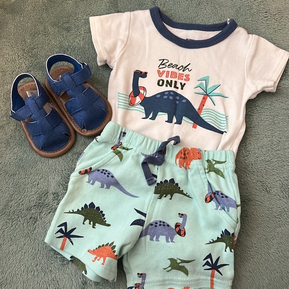 Hudson Baby Outfit Set - Picture 2 of 9